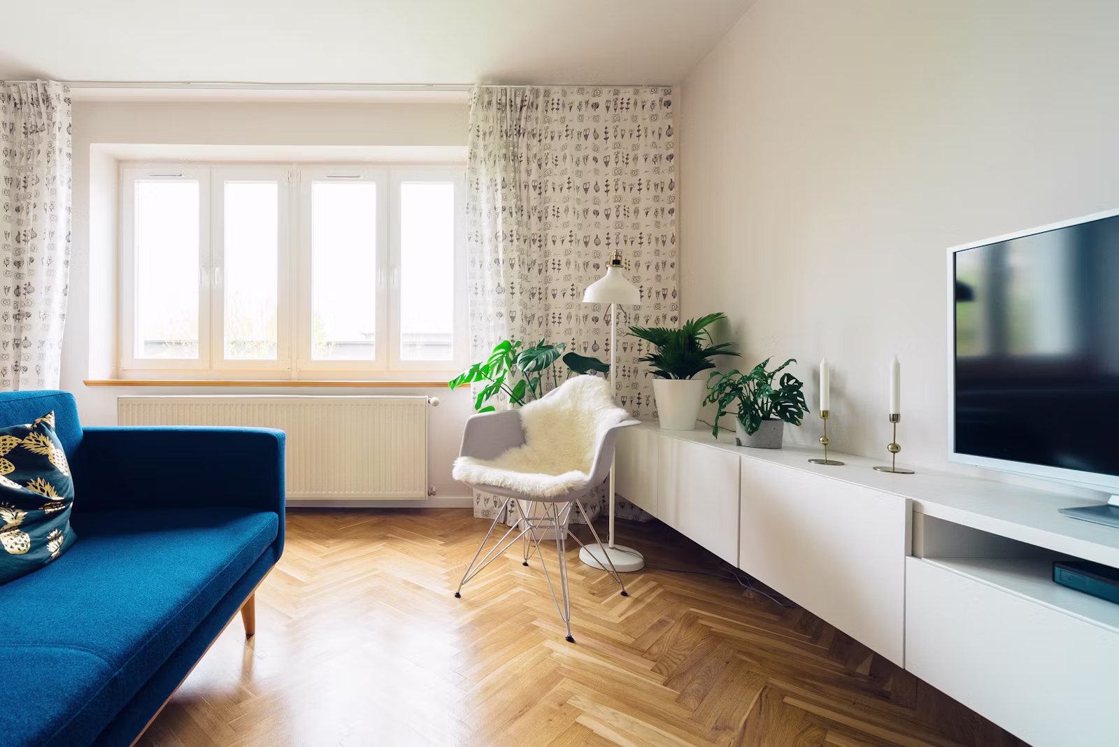 Meeting room with warm materials